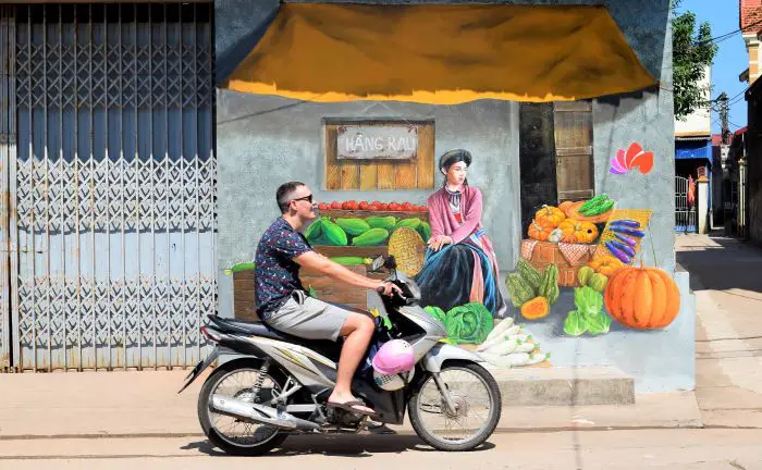 Chu Xa Village street art