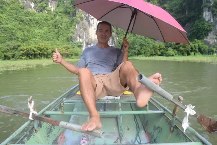 Rower on the Tam Coc boat tour